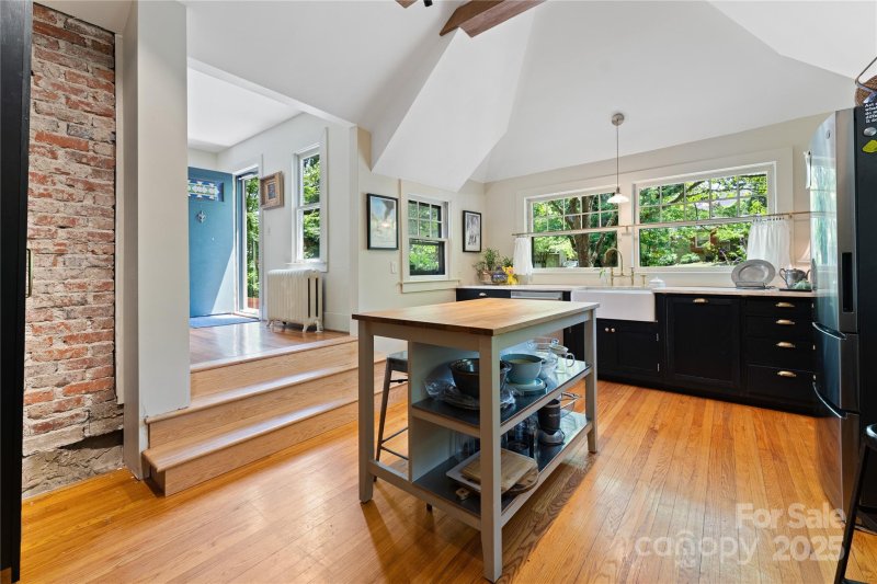 Property image 4 of 4 Duke Street in Kenilworth, Asheville, NC 28803