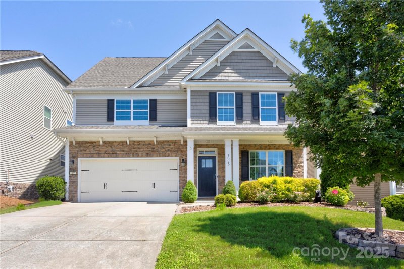 1325 Grantwood Avenue