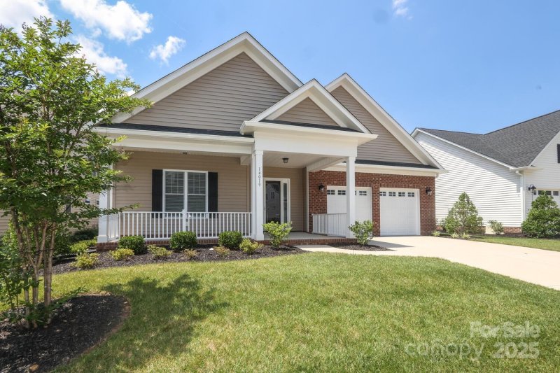 Property image 2 of 14019 Cameryn Elise Drive in Baileys Glen, Cornelius, NC 28031