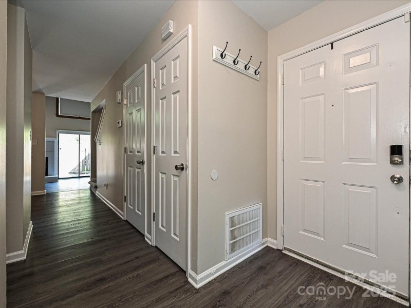 Property image 4 at 7916 Charter Oak Lane, Charlotte, NC 28226