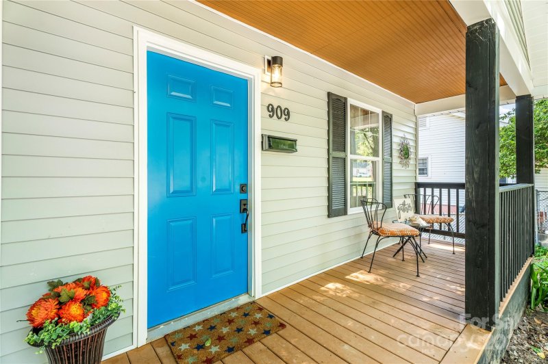 Property image 4 of 909 Gibbons Street in York Chester, Gastonia, NC 28052