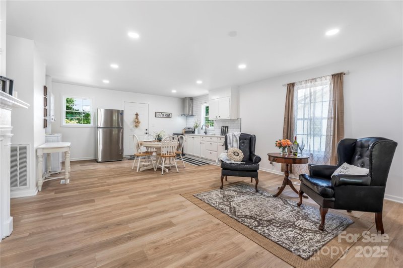 Property image 5 of 909 Gibbons Street in York Chester, Gastonia, NC 28052