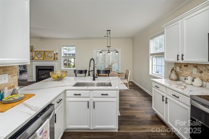 Property image 3 at 115 Morrocroft Lane, Mooresville, NC 28117