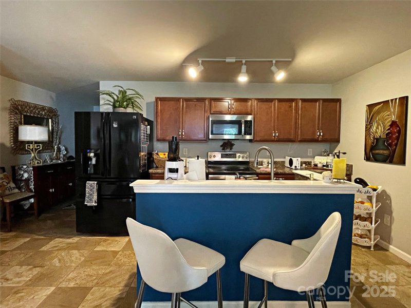 Property image 4 of 9608 Brackenview Court in Catawba River Plantation, Charlotte, NC 28214