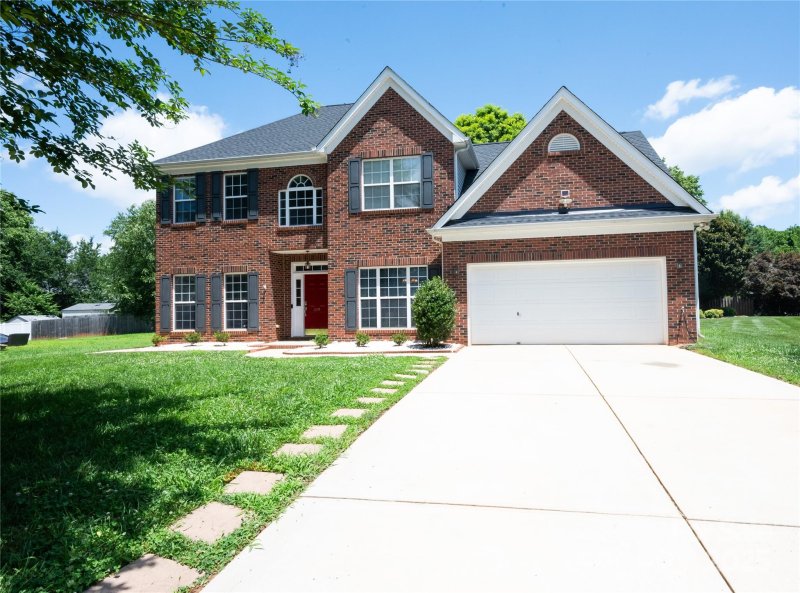 Property image 2 of 219 Harrowfield Heights in Bethelfields, York, SC 29745