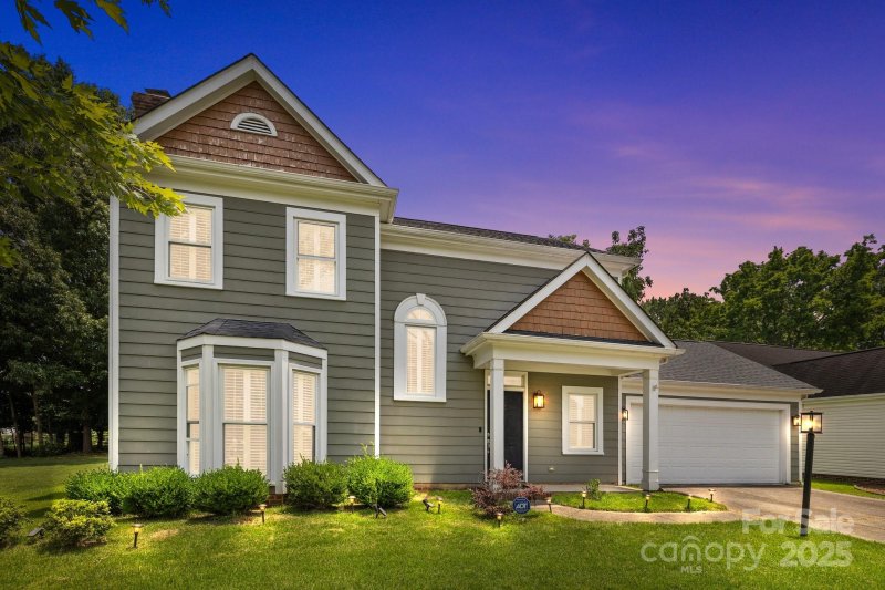 Property image 2 of 9121 Four Acre Court in Cameron Wood, Charlotte, NC 28210