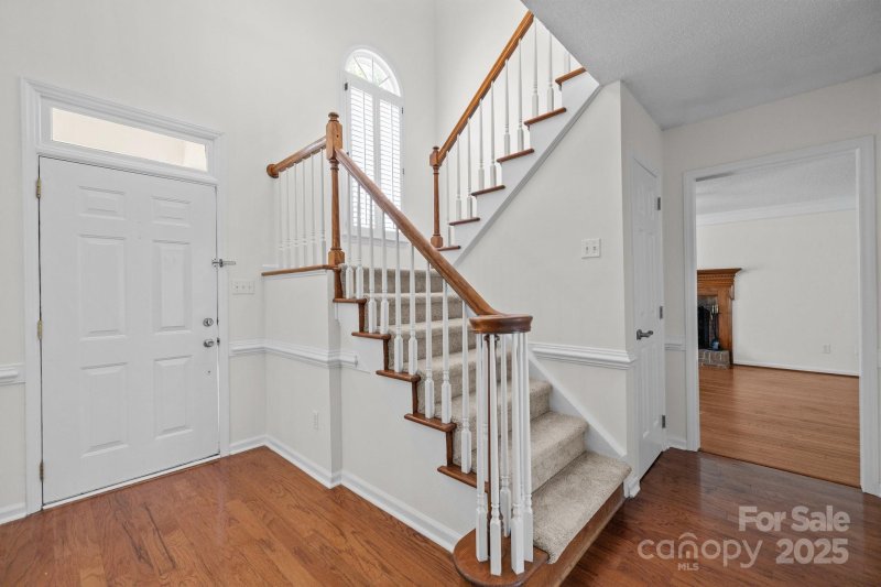 Property image 4 of 9121 Four Acre Court in Cameron Wood, Charlotte, NC 28210