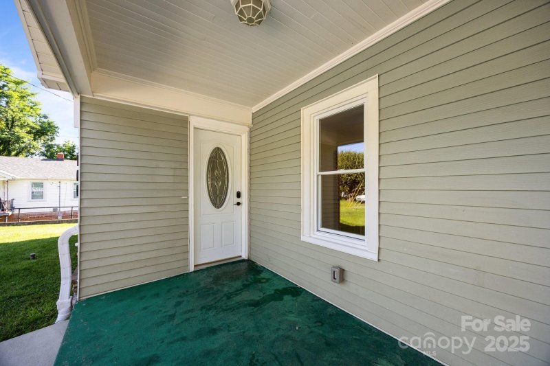 Property image 3 of 109 Short Street in Town Of Waynesville, Waynesville, NC 28786