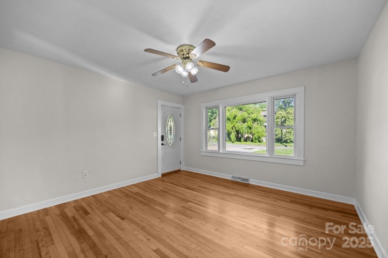 Property image 4 of 109 Short Street in Town Of Waynesville, Waynesville, NC 28786