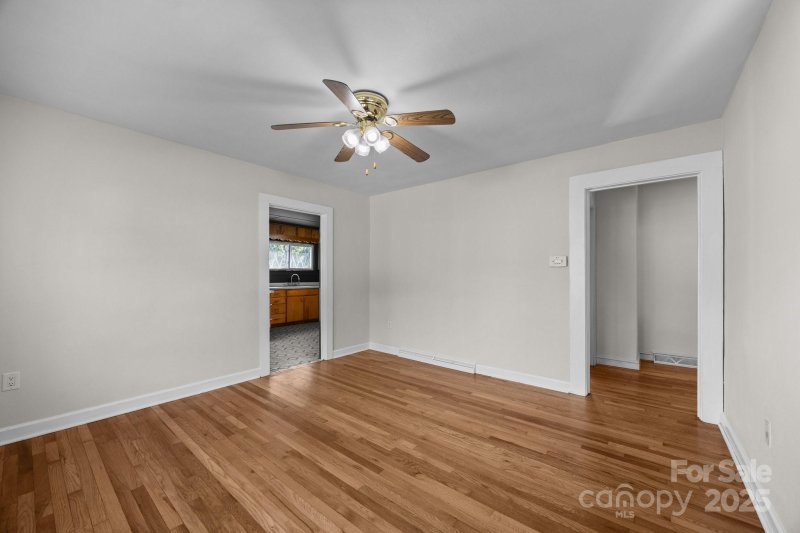 Property image 5 of 109 Short Street in Town Of Waynesville, Waynesville, NC 28786