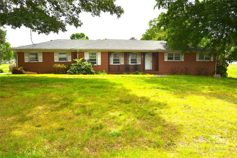 Property image 2 of 405 Wesley Heights Drive in Wesley Heights, Albemarle, NC 28001