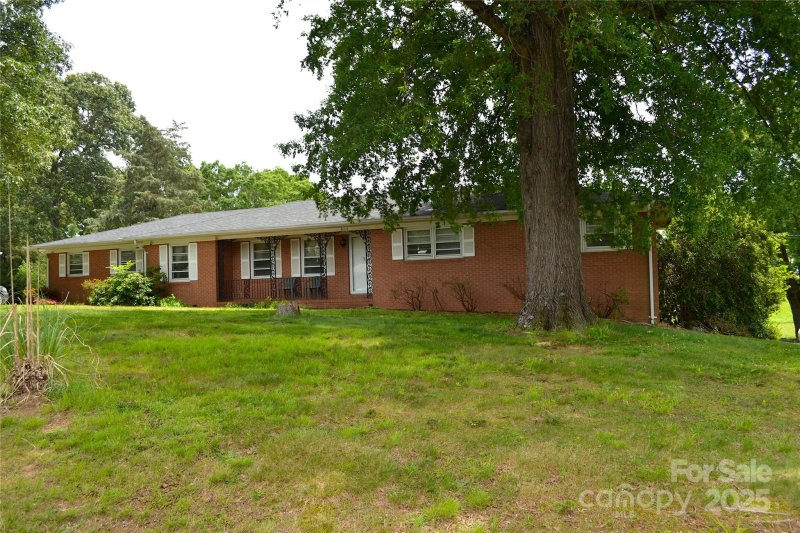 Property image 4 of 405 Wesley Heights Drive in Wesley Heights, Albemarle, NC 28001