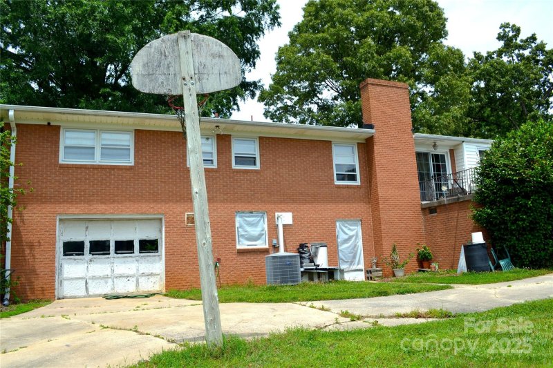 Property image 5 of 405 Wesley Heights Drive in Wesley Heights, Albemarle, NC 28001