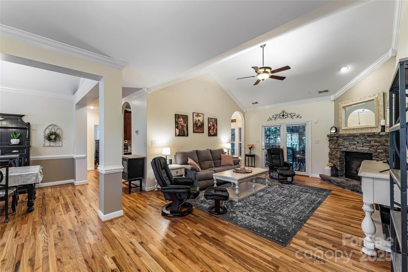 Property image 4 at 1622 Brookstone Drive, Hickory, NC 28602