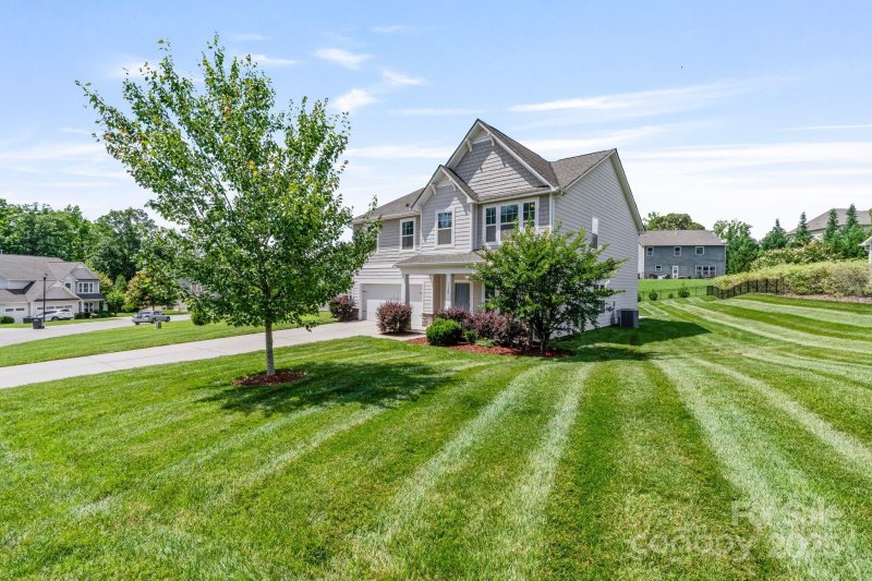 Property image 3 of 7129 Dove Field Lane in Fox Ridge, Fort Mill, SC 29707