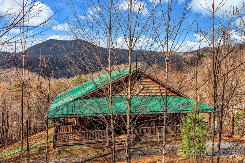 Property image 2 of 264 Moonbeam Lane in Hidden Valley, Clyde, NC 28721