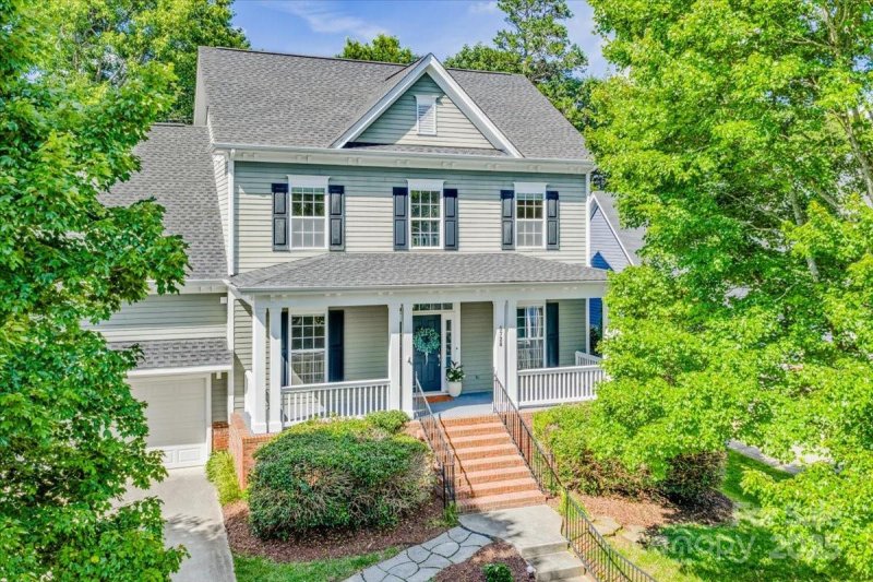 Property image 3 of 5728 Mantario Drive in Highland Creek, Charlotte, NC 28269