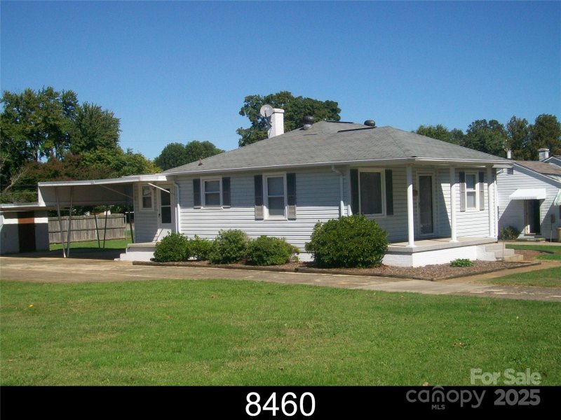 Property image 2 at 3412 1st Avenue Circle, Hickory, NC 28601