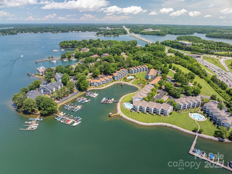 Property image 2 of 1018 Southwest Drive in Davidson Landing, Davidson, NC 28036