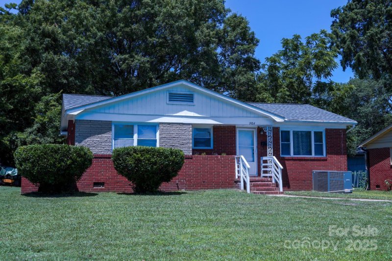 Property image 2 at 1926 Eastway Drive, Charlotte, NC 28205