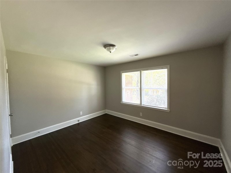 Property image 4 at 1000 Roanoke Avenue, Charlotte, NC 28205
