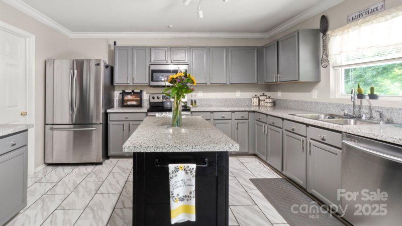 Property image 2 at 3109 Buckleigh Drive, Charlotte, NC 28215