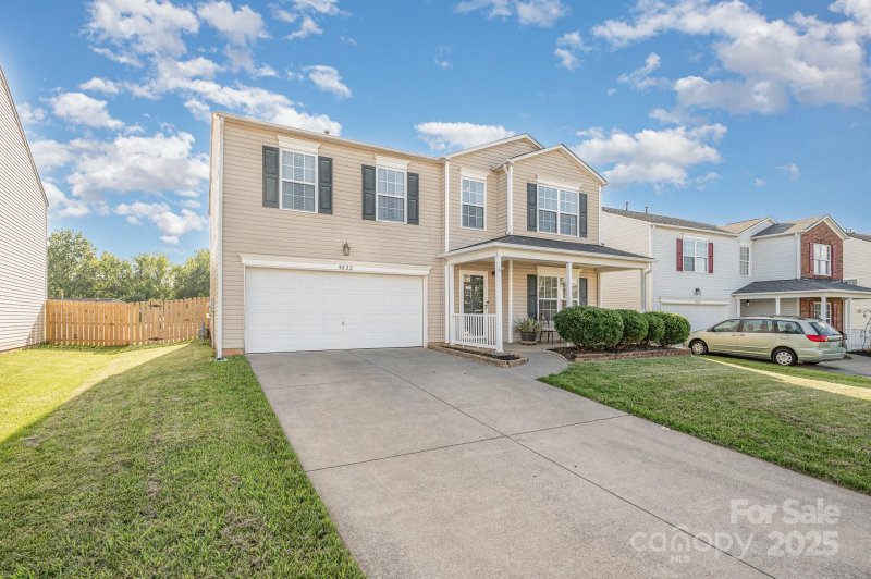 Property image 2 at 9822 Bayview Parkway, Charlotte, NC 28216