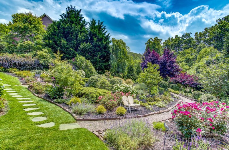 Property image 3 at 35 Village Pointe Lane, Asheville, NC 28803