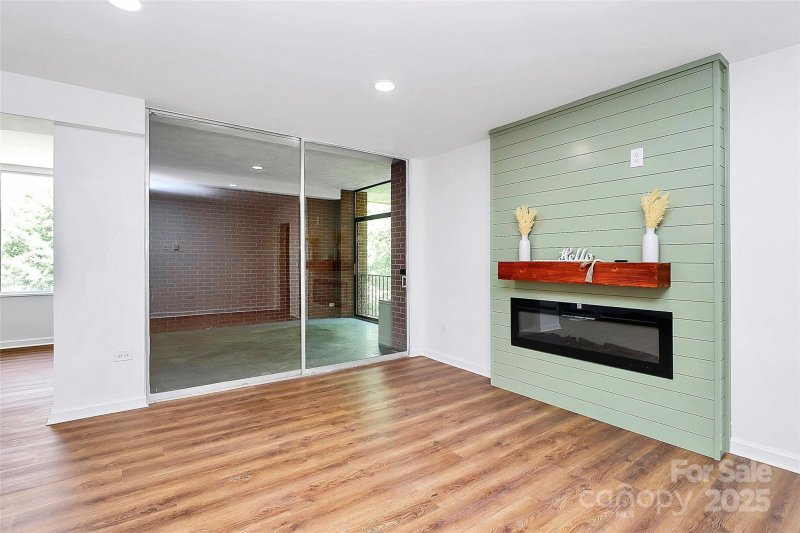 Property image 3 at 1300 Queens Road, Charlotte, NC 28207