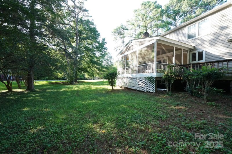 Property image 2 of 2087 Poinsett Drive in Swan Meadows, Rock Hill, SC 29732