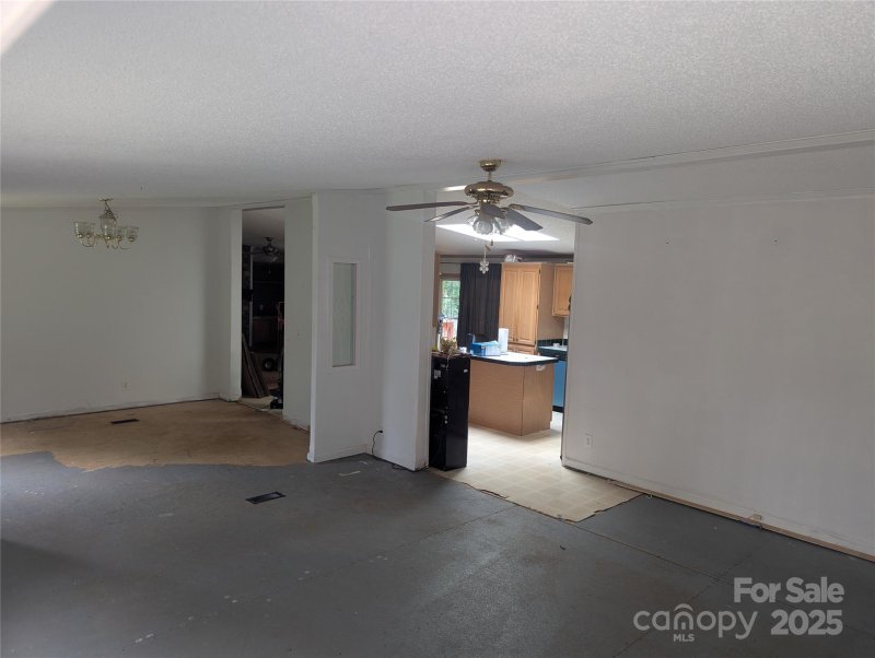 Property image 4 of 5324 Weblee Court in Southbrook, Kings Mountain, NC 28086