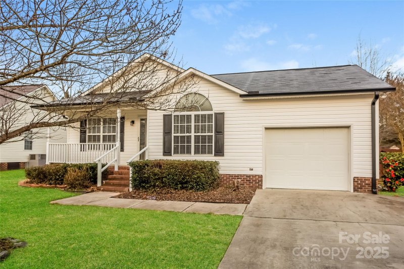 828 Saint Andrews Place