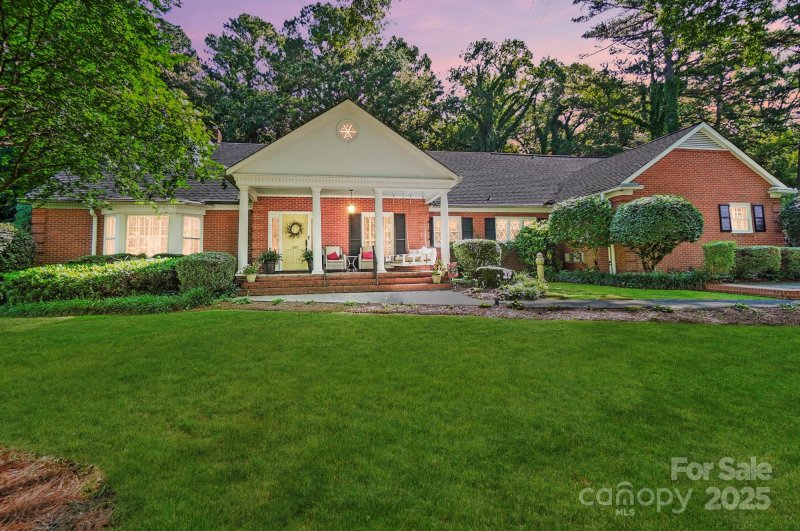 Woodland Park, Mount Holly Community