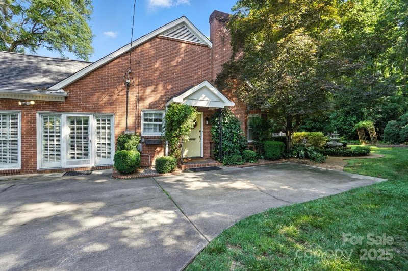 Property image 4 at 307 Dogwood Drive, Mount Holly, NC 28120