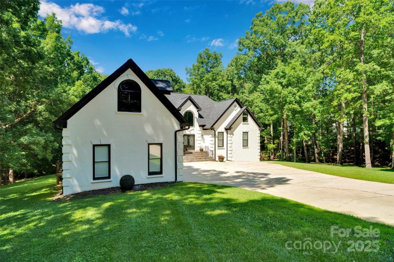 Property image 3 of 14901 Majestic Oak Drive in Royal Oaks, Charlotte, NC 28278