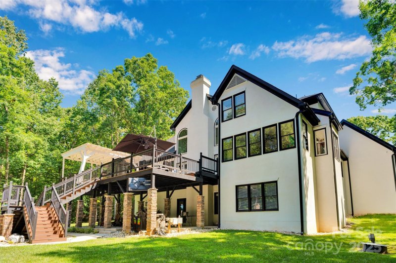 Property image 4 of 14901 Majestic Oak Drive in Royal Oaks, Charlotte, NC 28278