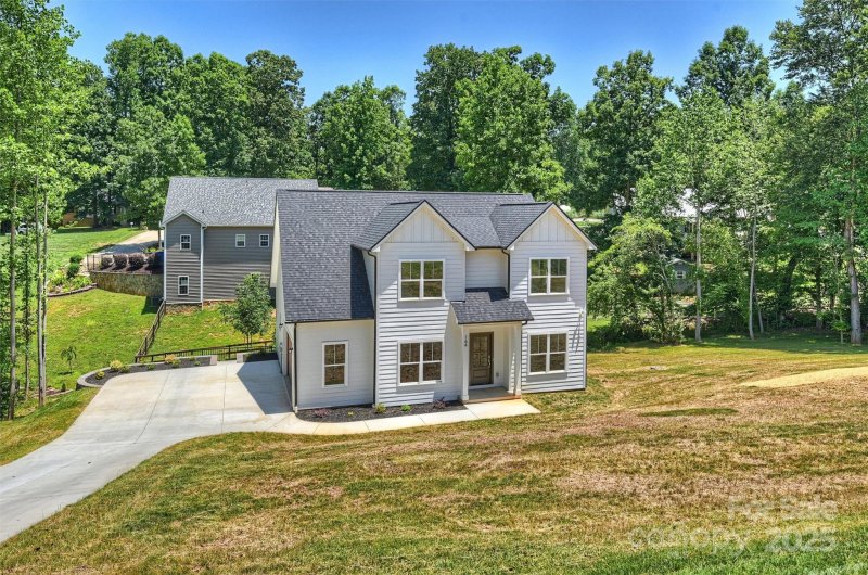 Property image 2 of 164 Meadow Glen Drive in Meadow Glen, Troutman, NC 28166