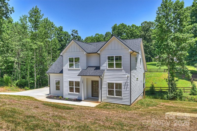 Property image 3 of 164 Meadow Glen Drive in Meadow Glen, Troutman, NC 28166