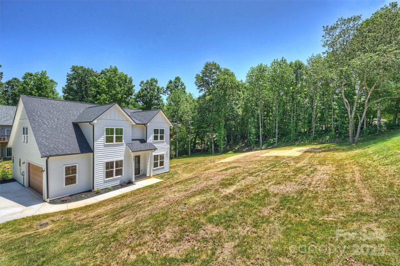 Property image 4 of 164 Meadow Glen Drive in Meadow Glen, Troutman, NC 28166