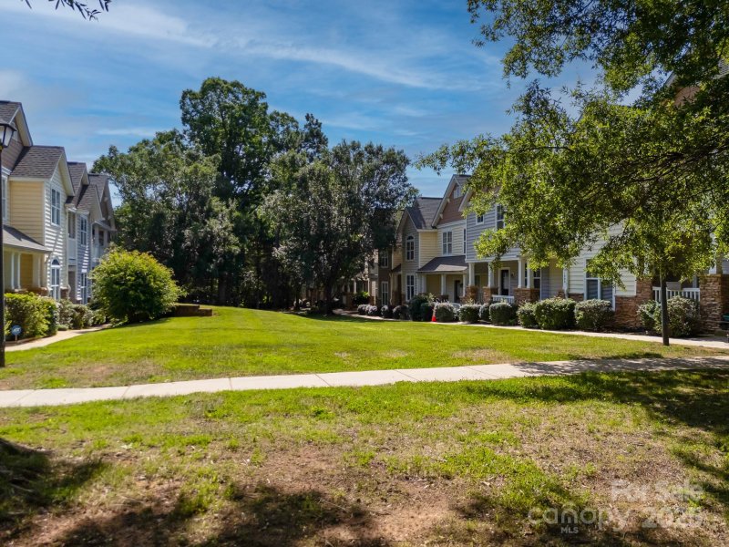 Property image 3 at 11021 Dundarrach Lane, Charlotte, NC 28277