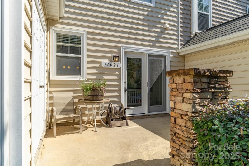 Property image 5 at 11021 Dundarrach Lane, Charlotte, NC 28277