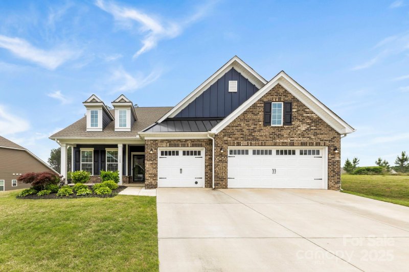 Property image 2 at 1300 Dali Boulevard, Mount Holly, NC 28120