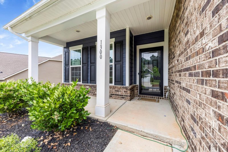 Property image 3 at 1300 Dali Boulevard, Mount Holly, NC 28120