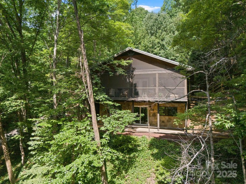 Property image 2 of 56 Cardinal Circle in Gillette Woods, Tryon, NC 28782