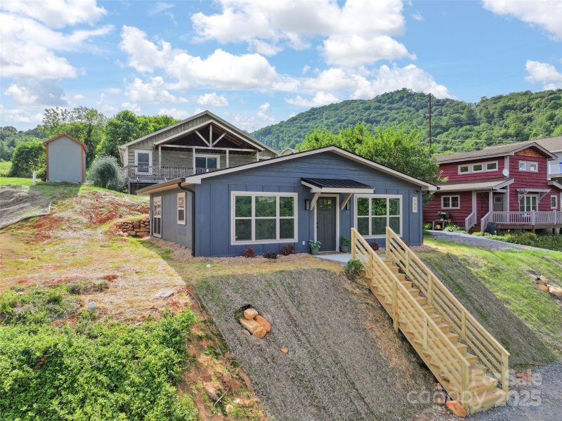 Property image 2 at 177 Carsen Loop, Waynesville, NC 28785