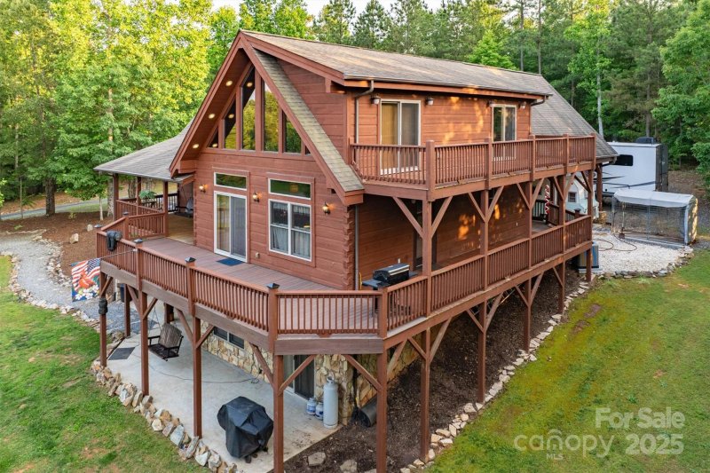 Property image 5 of 16 Saratoga Drive in Grandview Peaks, Nebo, NC 28761