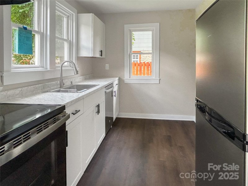 Property image 2 at 33 Graybark Court, Waynesville, NC 28786