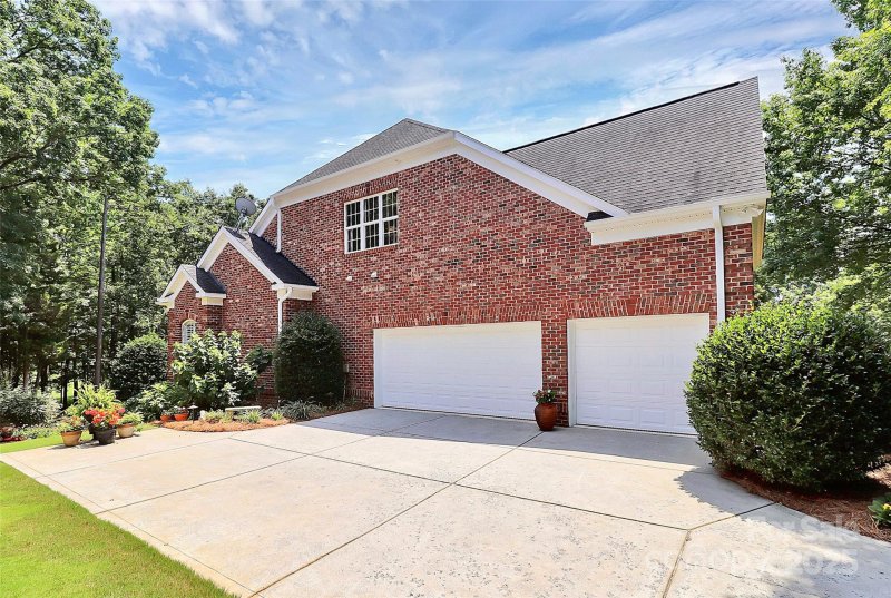 Property image 2 of 13824 Glen Abbey Drive in The Palisades, Charlotte, NC 28278