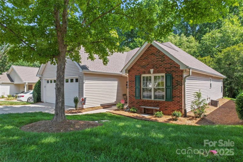 Property image 2 at 210 Oak Village Parkway, Mooresville, NC 28117