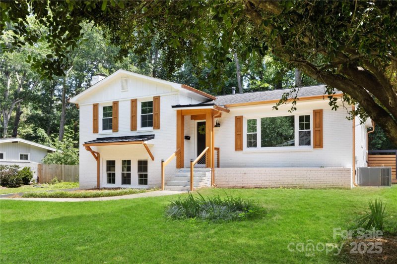 Property image 3 at 2120 Shadyview Drive, Charlotte, NC 28210